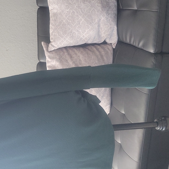 Hunter Green off shoulder top - Picture 2 of 4